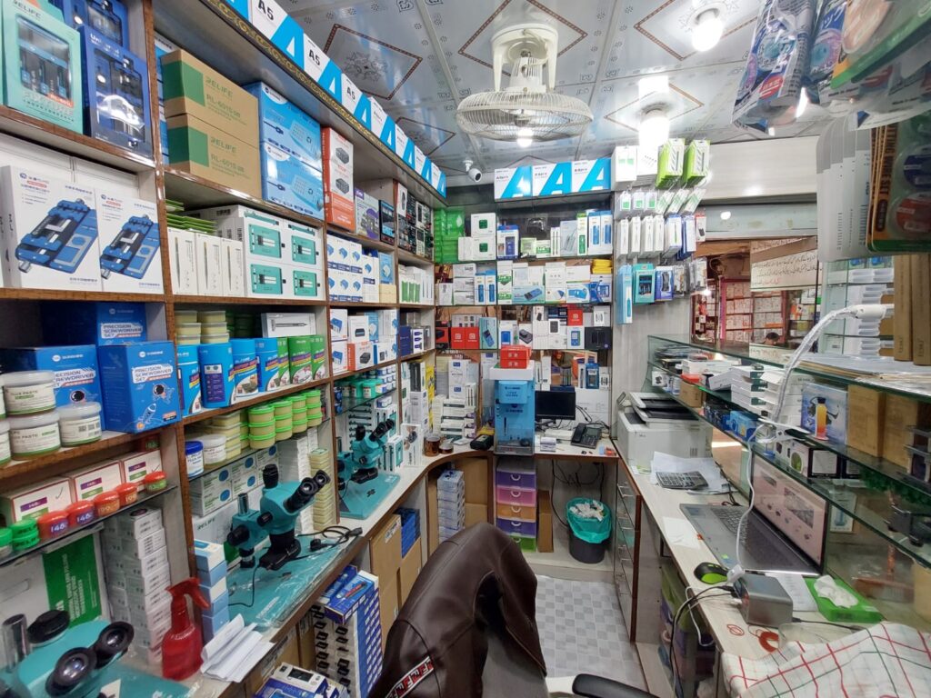 Professional Mobile Phone Repair Equipment Display